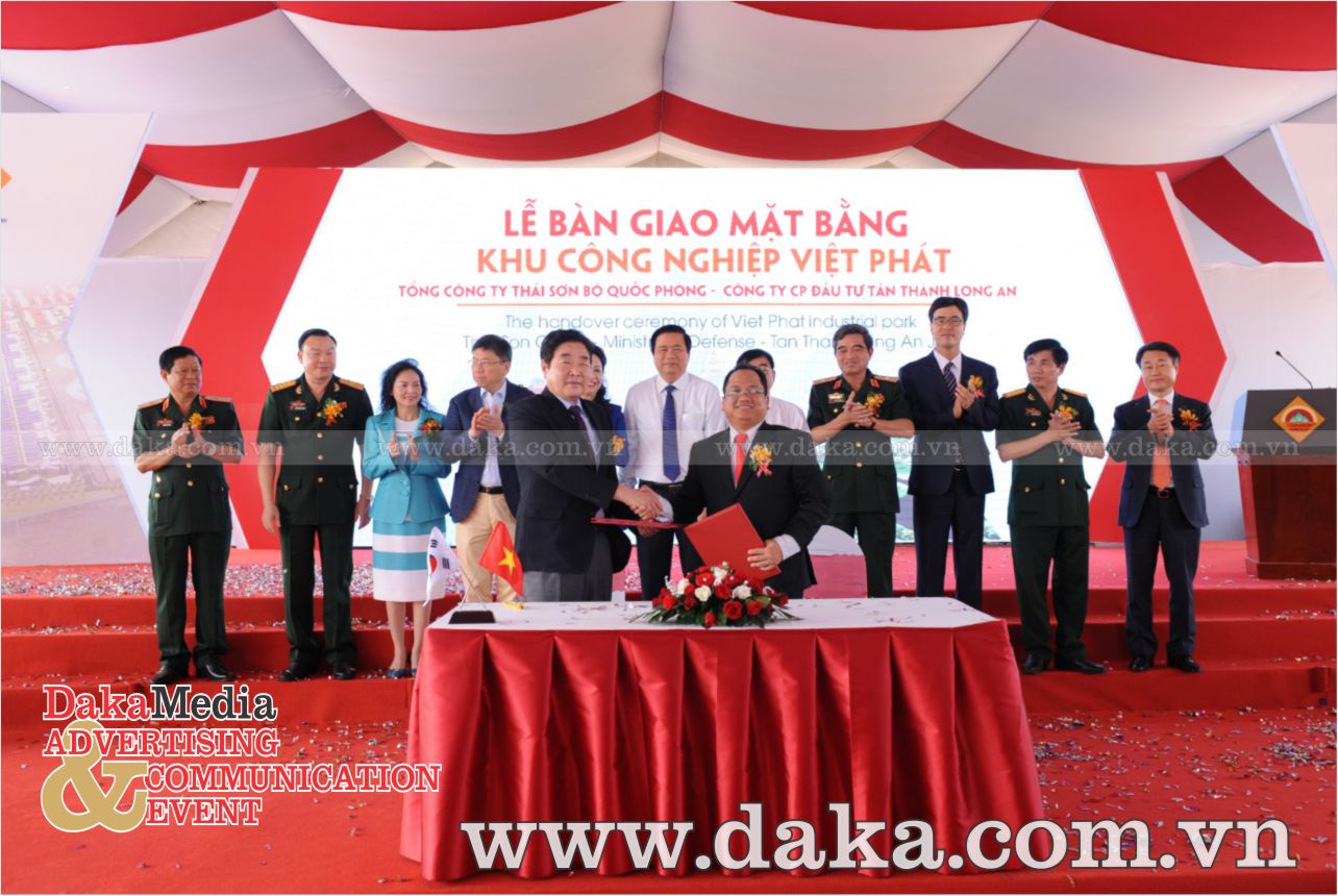 Bàn giao mặt bằng và động thổ Khu công nghiệp, đô thị Việt Phát
